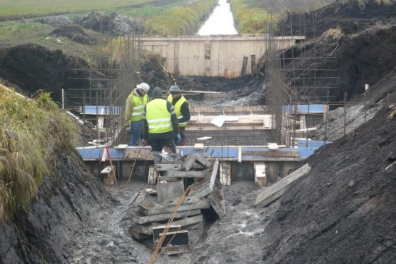 Budowa urządzeń hydrotechnicznych.