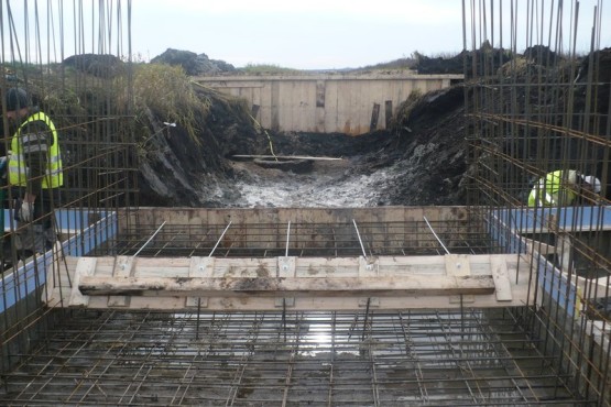 Budowa urządzeń hydrotechnicznych.