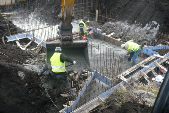 Budowa urządzeń hydrotechnicznych.