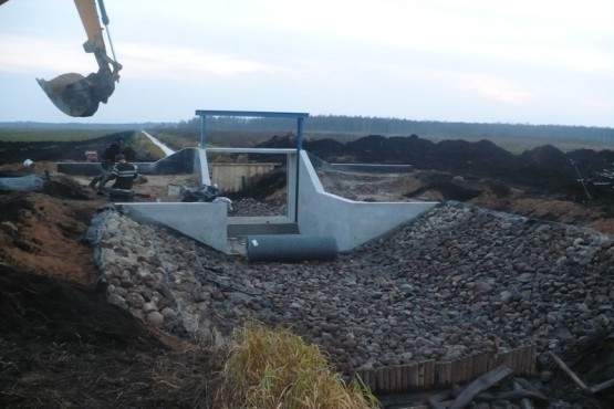 Budowa urządzeń hydrotechnicznych.