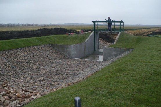 Budowa urządzeń hydrotechnicznych.