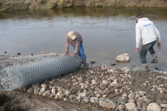 Umocnienie brzegu rzeki Gołdapa.