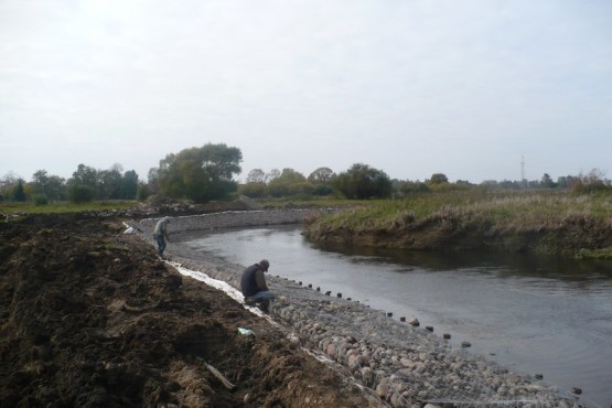 Umocnienie brzegu rzeki Gołdapa.
