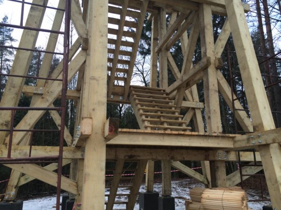 Budowa wieży widokowej.