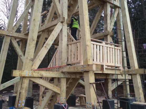 Budowa wieży widokowej.