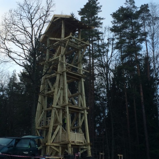 Budowa wieży widokowej.