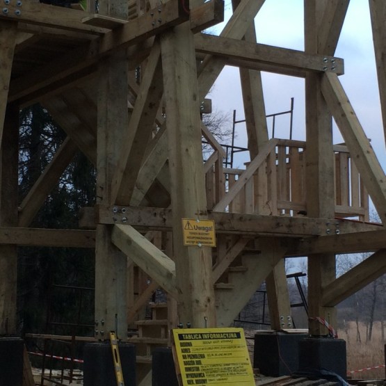 Budowa wieży widokowej.