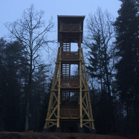 Budowa wieży widokowej.