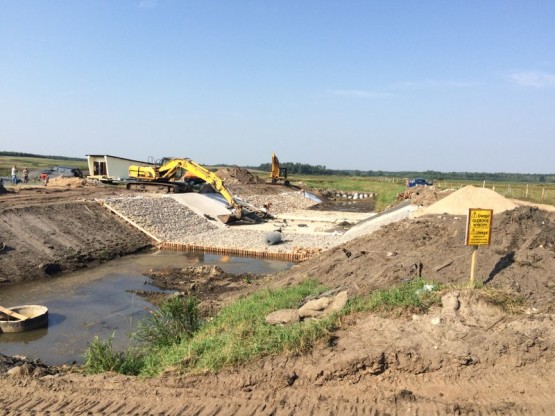 Naprawa jazu kozłowego na rzece Gołdapa.