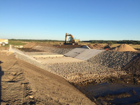 Naprawa jazu kozłowego na rzece Gołdapa.