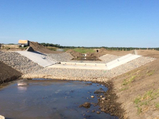 Naprawa jazu kozłowego na rzece Gołdapa.