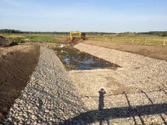 Naprawa jazu kozłowego na rzece Gołdapa.